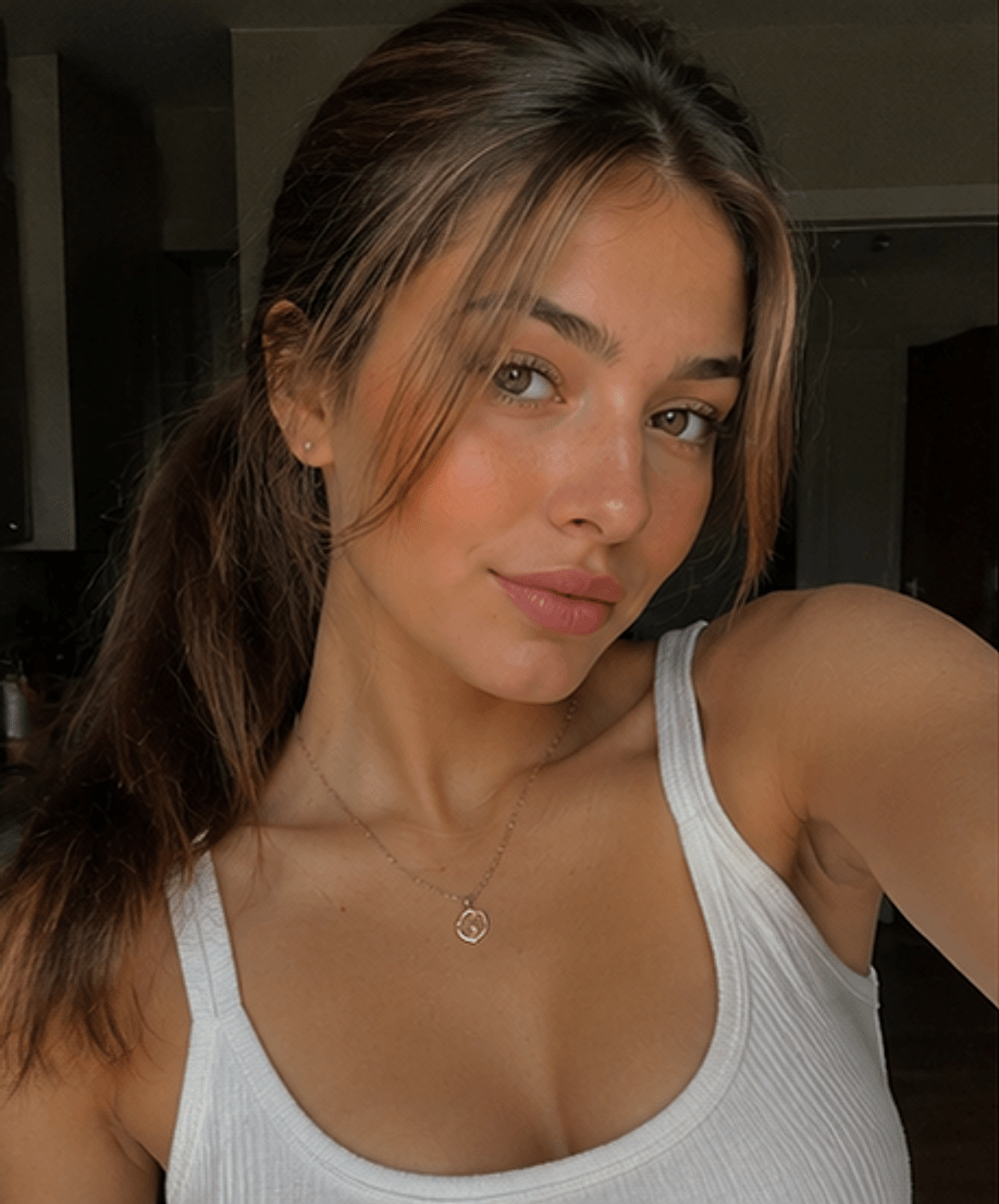 Luna B.